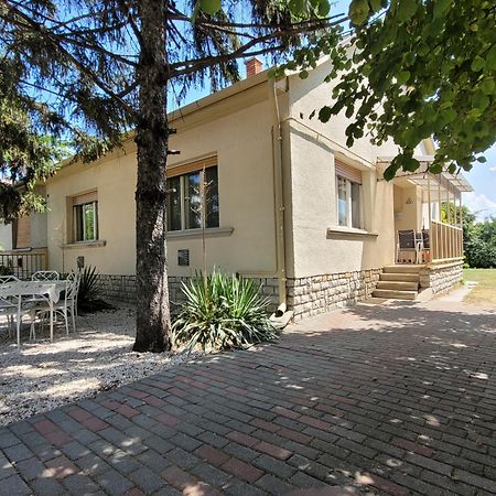 Tulipán Vendégház Siófok Exterior foto